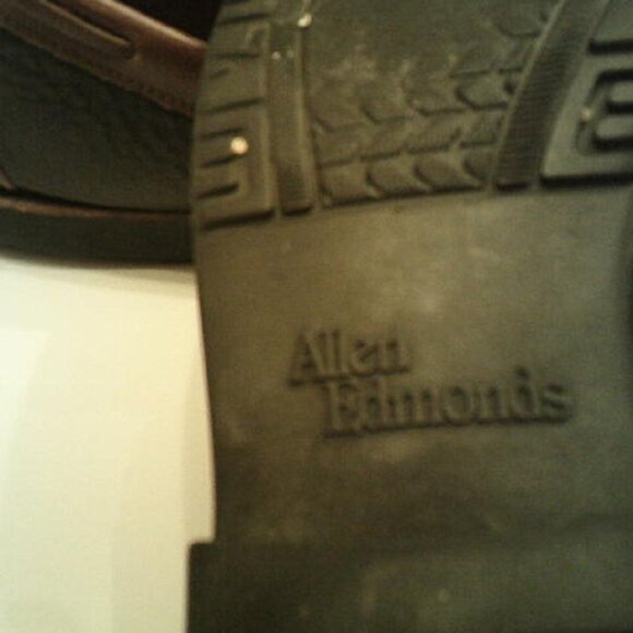 Allen Edmonds "Nashua" black/brown Loafers 10-1/2 - Picture 3 of 8
